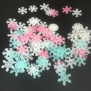 50PCS 3D Adesivos de Parede do floco de Neve Brilho Luminoso No Escuro Fluorescente Adesivos de Parede do Quarto de Crianças sala de Decalque Decoração de Natal